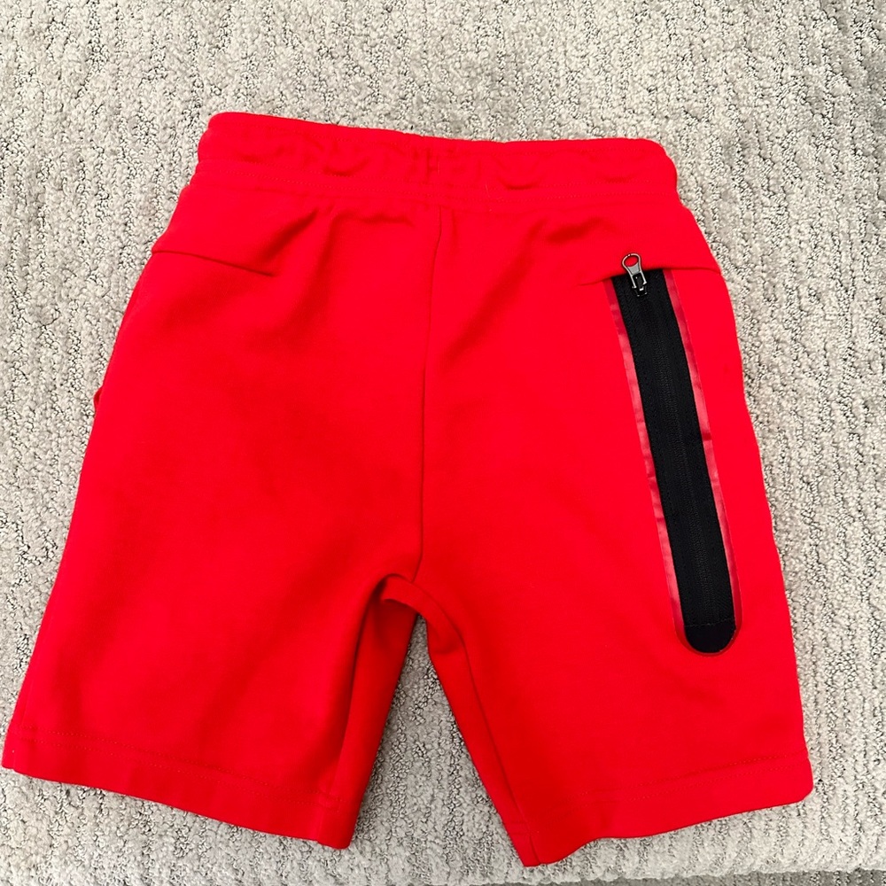Nike tech fleece shorts like new